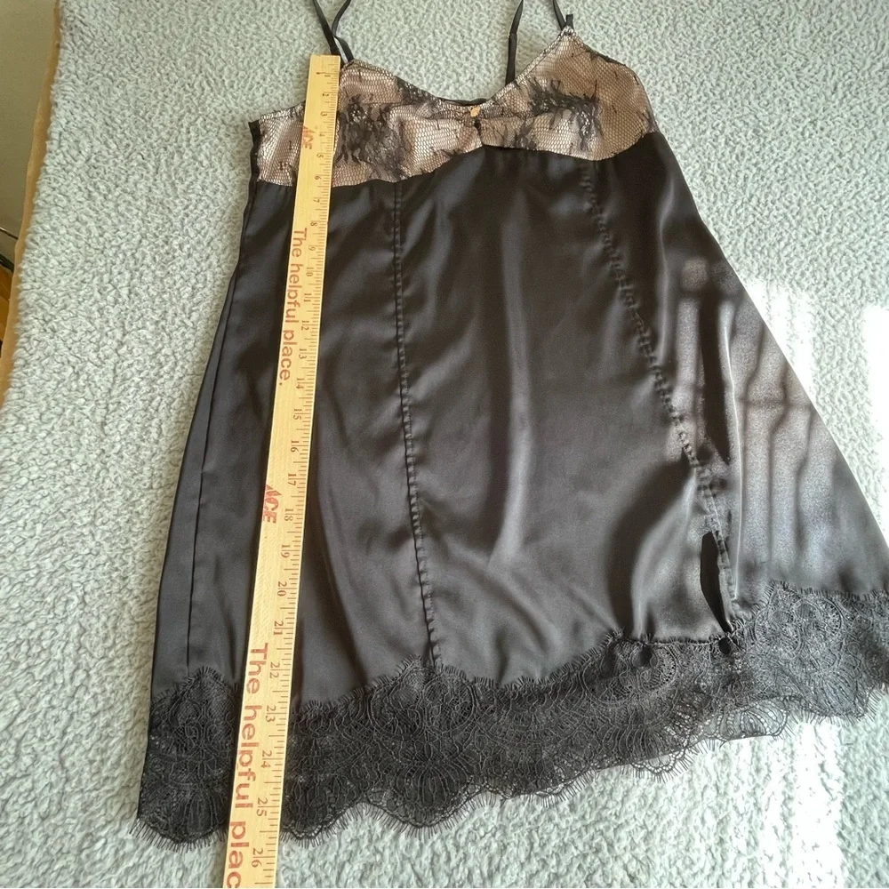 Sofia Intimates Camisole by Sofia Vergara Womens  Small‎ Black Smooth Lace